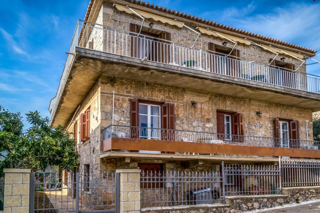 Chrysanthi Apartments Kardamyli Dış mekan fotoğraf